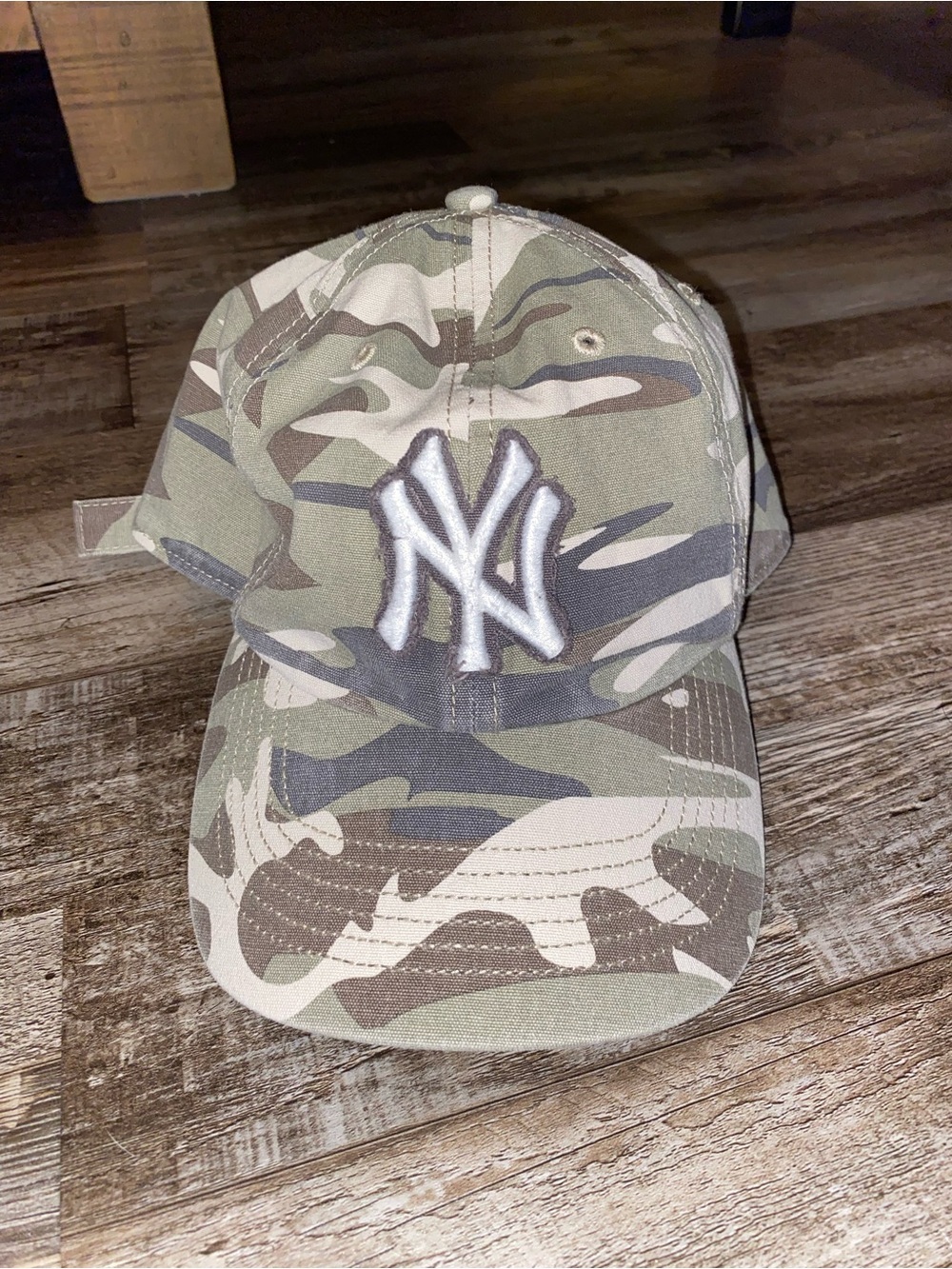 NY Yankees camo hat